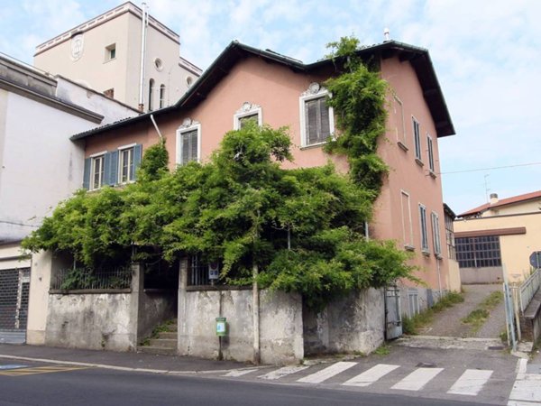 casa indipendente in vendita a Carate Brianza