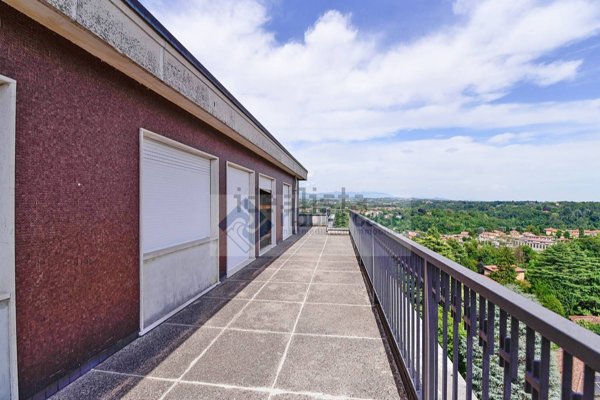 appartamento in vendita a Carate Brianza
