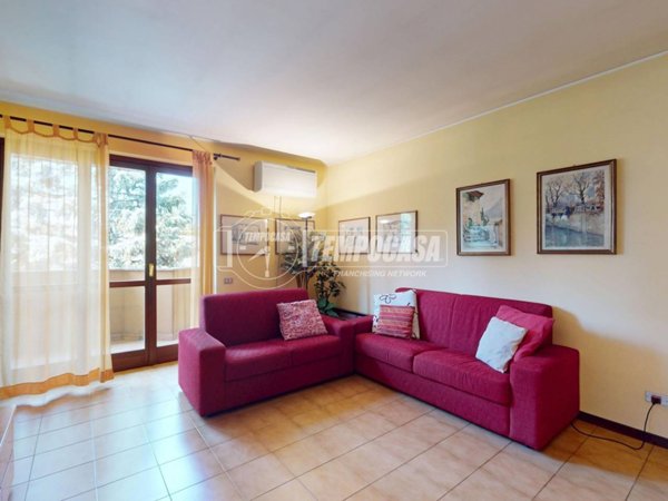 appartamento in vendita a Carate Brianza in zona Costa Lambro
