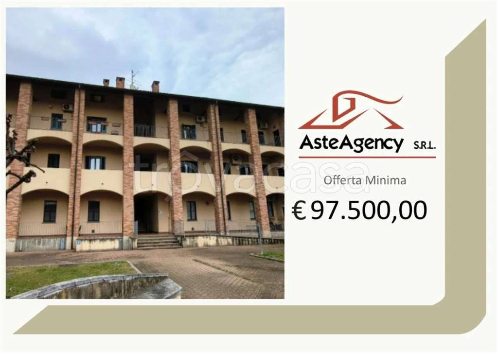 appartamento in vendita a Carate Brianza in zona Costa Lambro