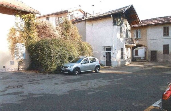 terreno edificabile in vendita a Carate Brianza in zona Costa Lambro