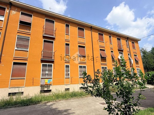 appartamento in vendita a Carate Brianza in zona Costa Lambro