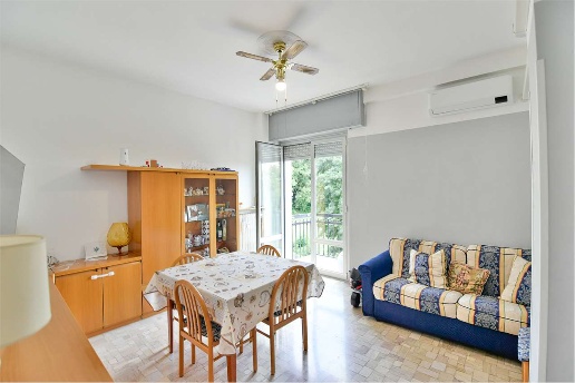appartamento in vendita a Carate Brianza in zona Costa Lambro