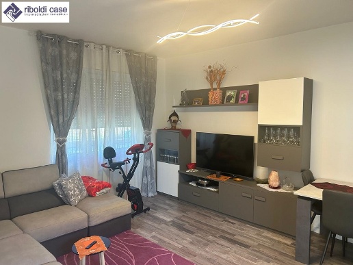 appartamento in vendita a Carate Brianza in zona Costa Lambro