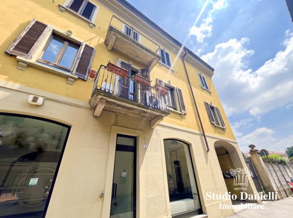 ufficio in vendita a Carate Brianza in zona Agliate