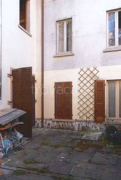 casa indipendente in vendita a Carate Brianza in zona Costa Lambro