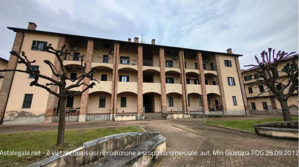 appartamento in vendita a Carate Brianza in zona Costa Lambro