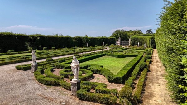 appartamento in vendita a Carate Brianza in zona Costa Lambro