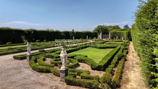 appartamento in vendita a Carate Brianza in zona Costa Lambro