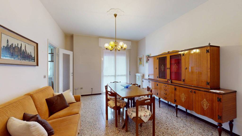 appartamento in vendita a Carate Brianza in zona Agliate