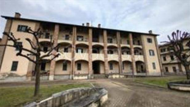 appartamento in vendita a Carate Brianza in zona Costa Lambro