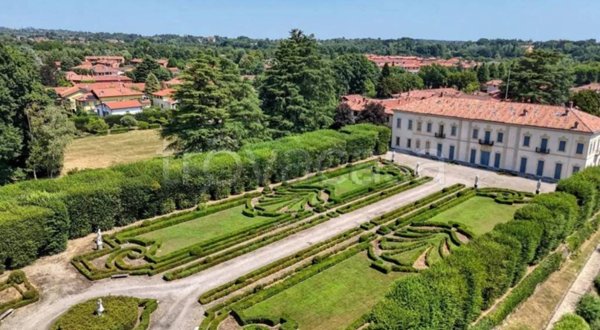 appartamento in vendita a Carate Brianza in zona Costa Lambro