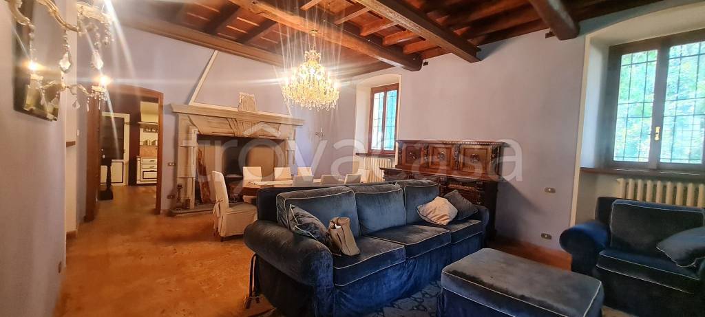 appartamento in vendita a Carate Brianza in zona Costa Lambro