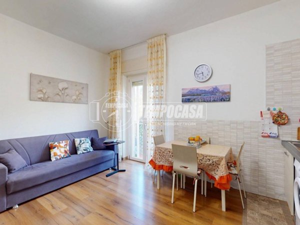 appartamento in vendita a Carate Brianza in zona Costa Lambro