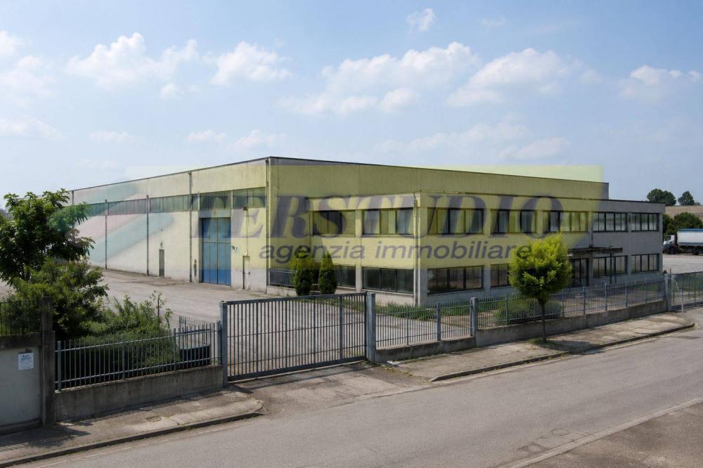 locale commerciale in vendita a Carate Brianza in zona Costa Lambro
