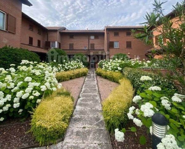 casa indipendente in vendita a Carate Brianza in zona Costa Lambro