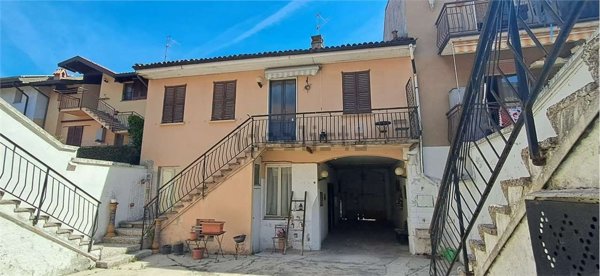 casa indipendente in vendita a Carate Brianza in zona Costa Lambro