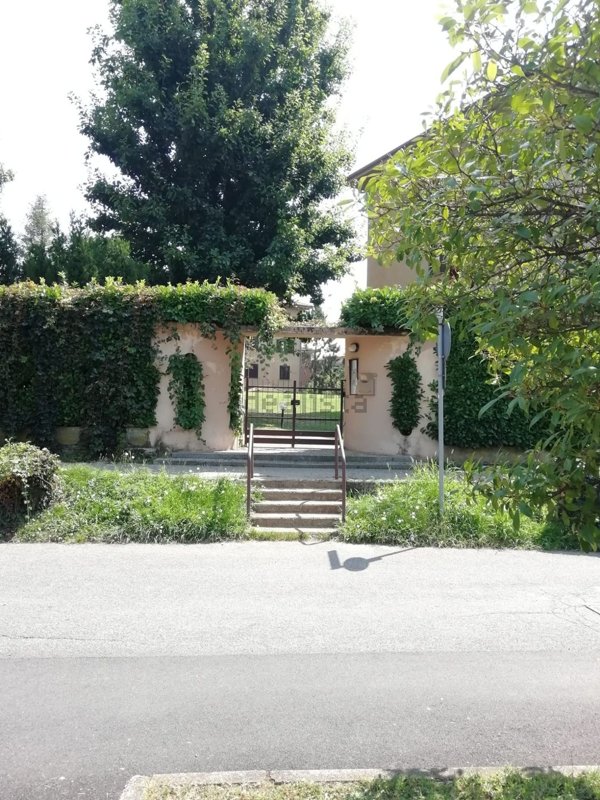 appartamento in vendita a Carate Brianza in zona Costa Lambro