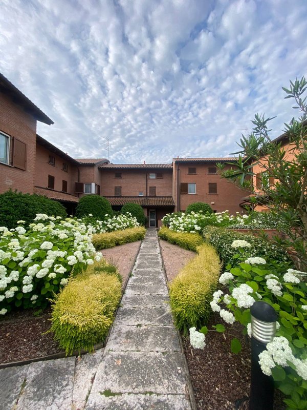 casa indipendente in vendita a Carate Brianza in zona Costa Lambro