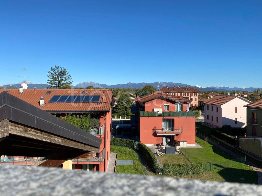 appartamento in vendita a Carnate