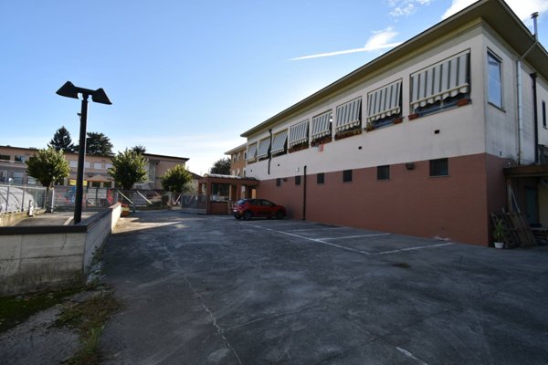locale commerciale in vendita a Carnate