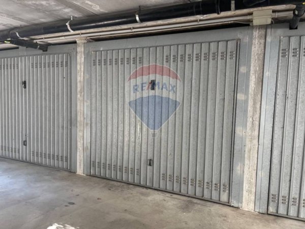 locale di sgombero in vendita a Carnate