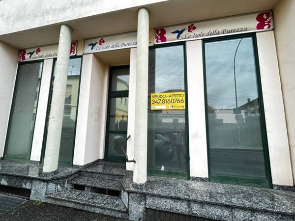 negozio in vendita a Carnate
