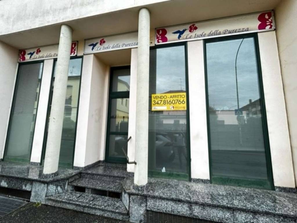 negozio in vendita a Carnate