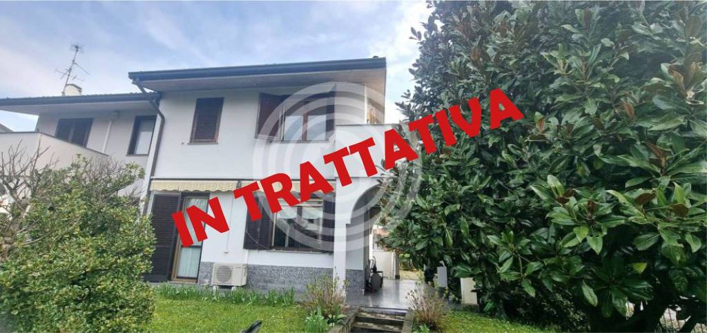 casa indipendente in vendita a Carnate