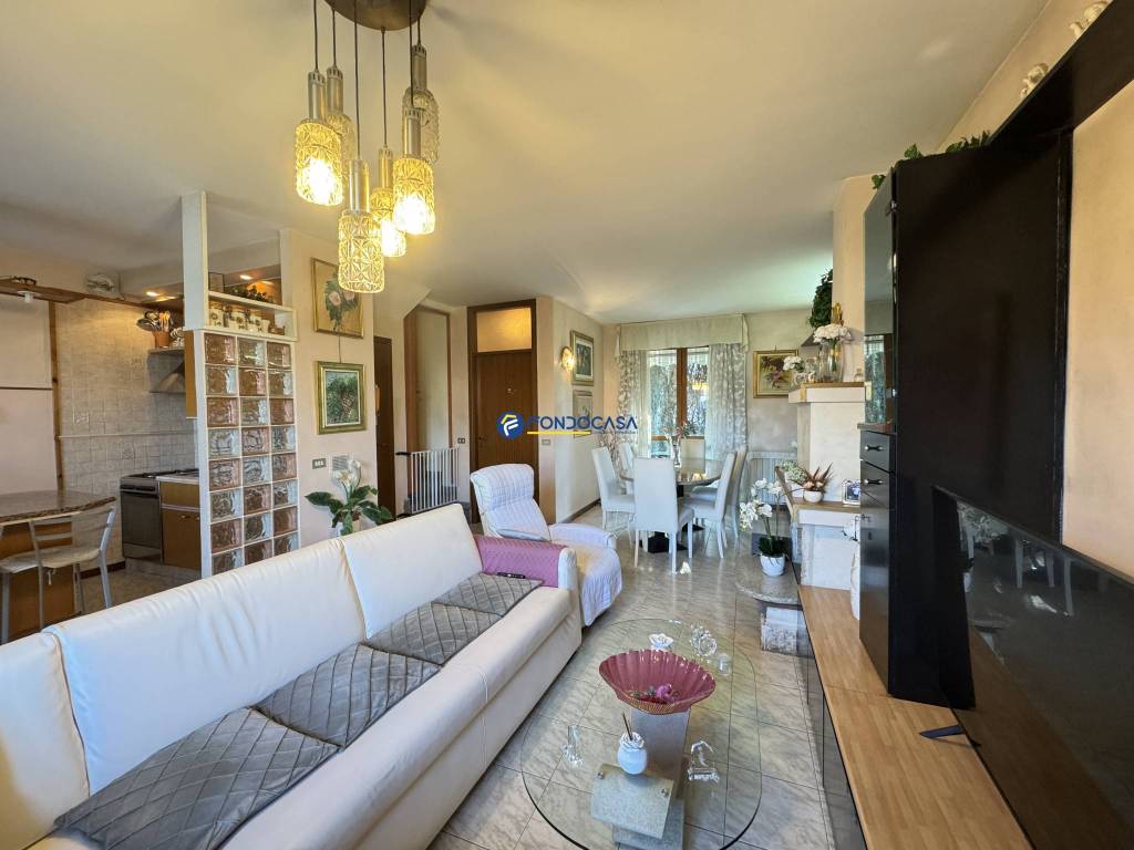 casa indipendente in vendita a Carnate