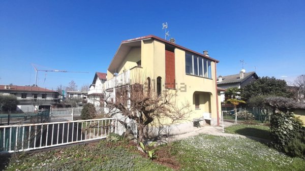 appartamento in vendita a Carnate