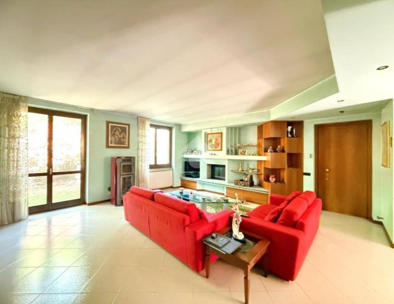 casa indipendente in vendita a Carnate