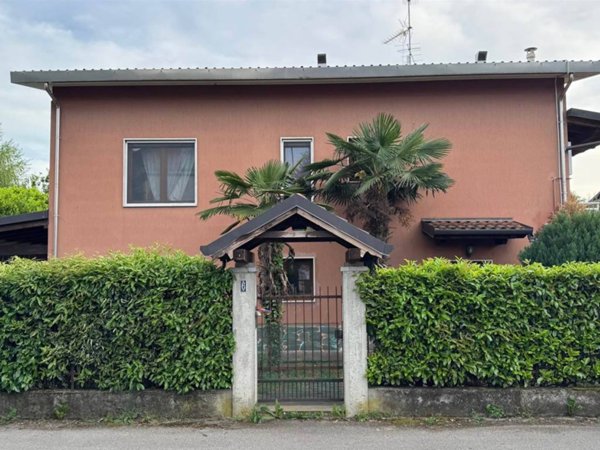 appartamento in vendita a Carnate