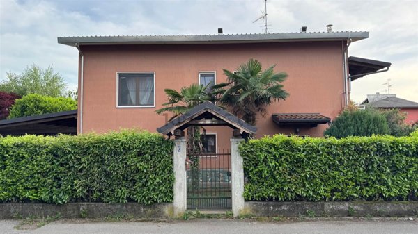 appartamento in vendita a Carnate