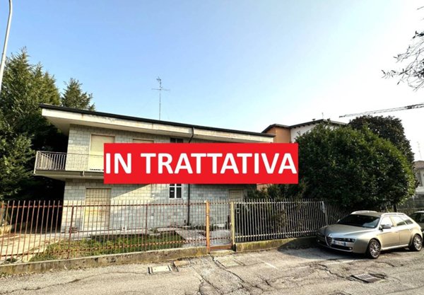 casa indipendente in vendita a Carnate