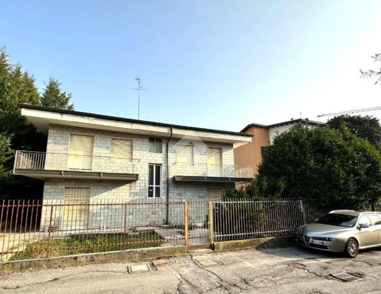 casa indipendente in vendita a Carnate