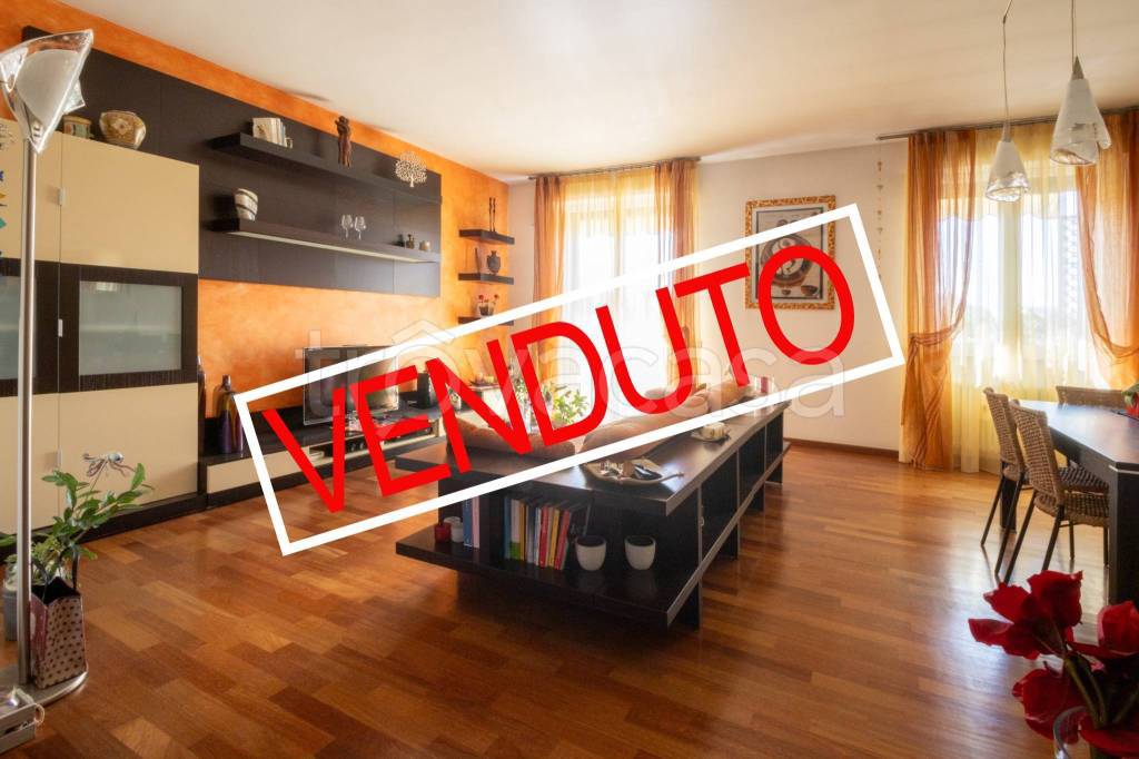 appartamento in vendita a Carnate