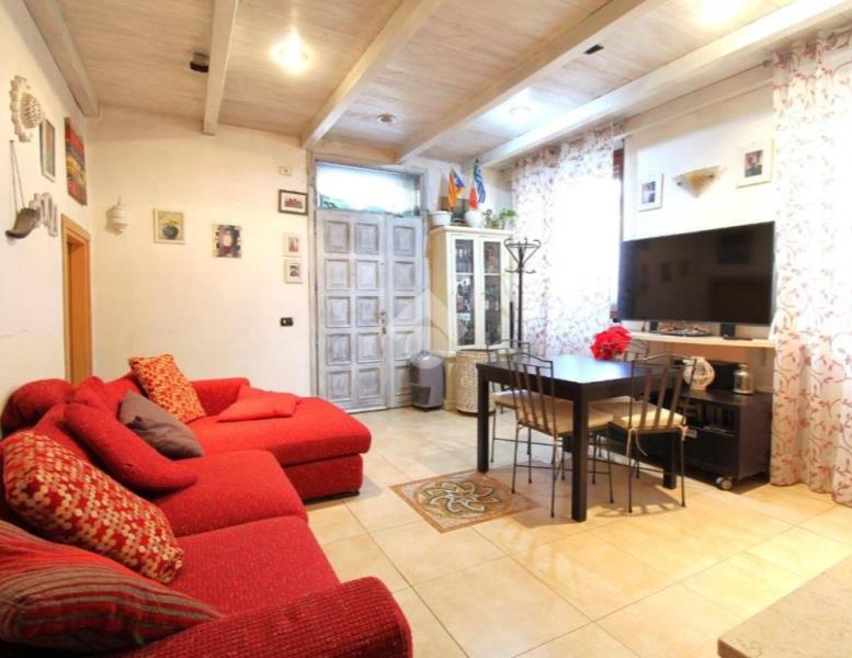 casa indipendente in vendita a Carnate