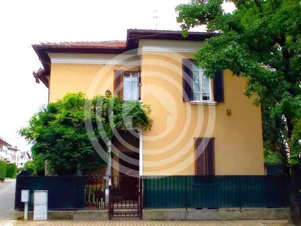 casa indipendente in vendita a Carnate