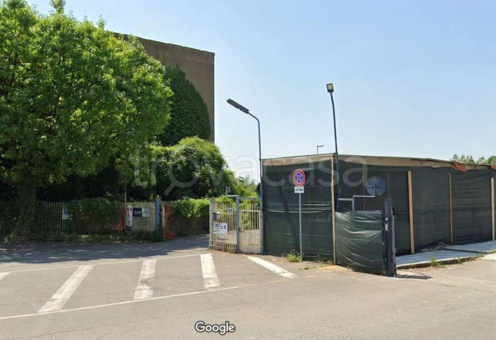 negozio in vendita a Carnate