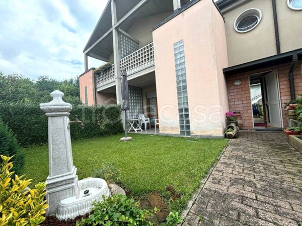 casa indipendente in vendita a Carnate