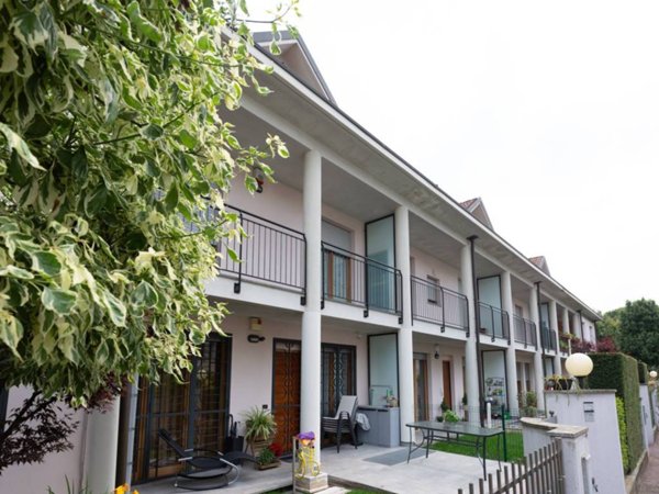 appartamento in vendita a Carnate