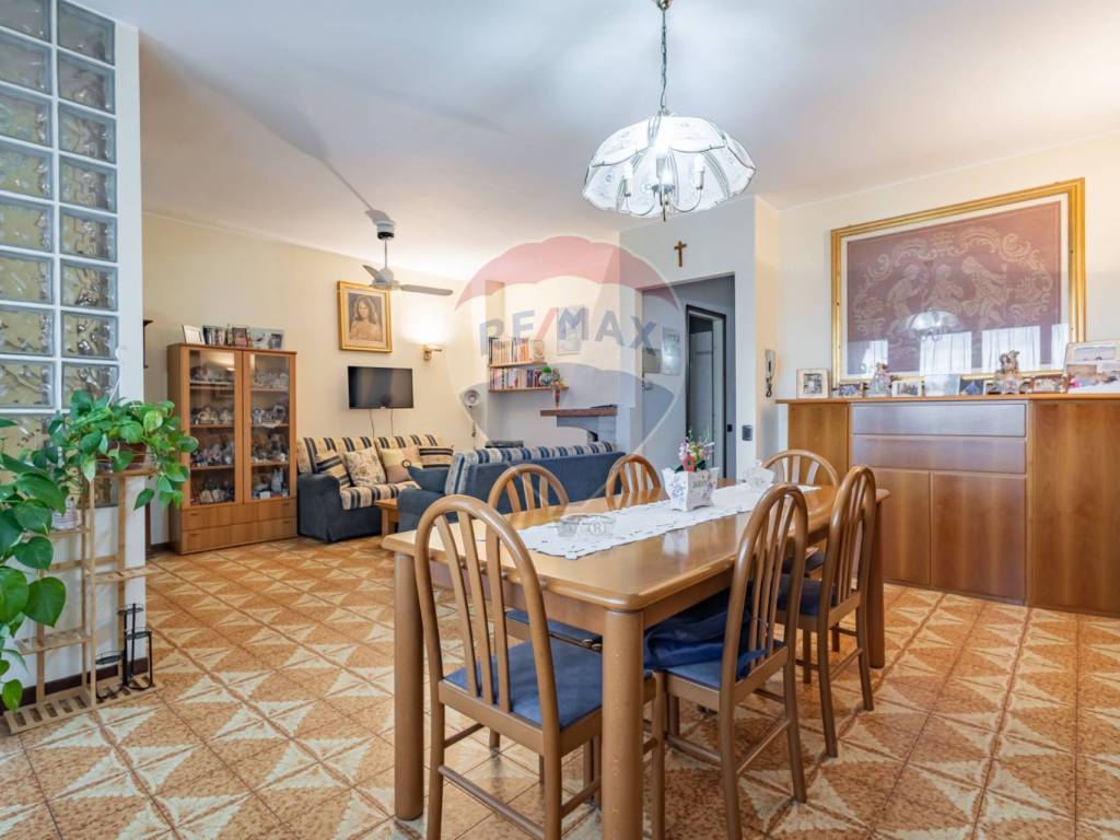 casa indipendente in vendita a Carnate