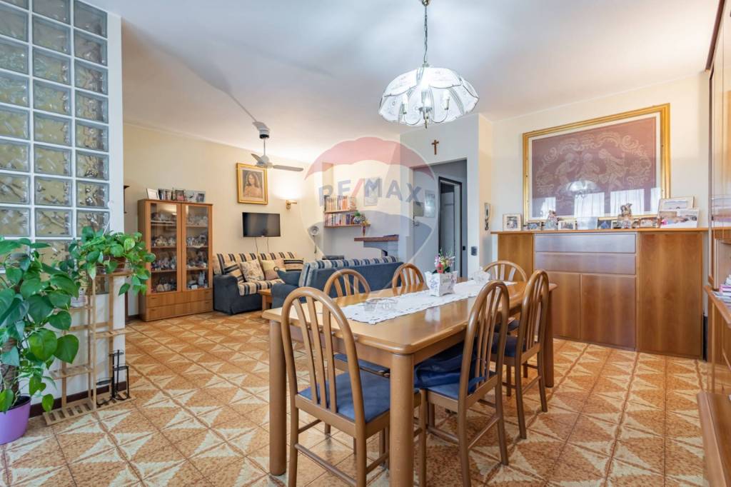 casa indipendente in vendita a Carnate