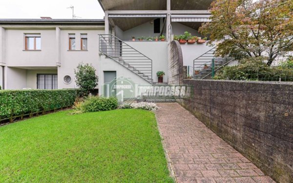 casa indipendente in vendita a Carnate