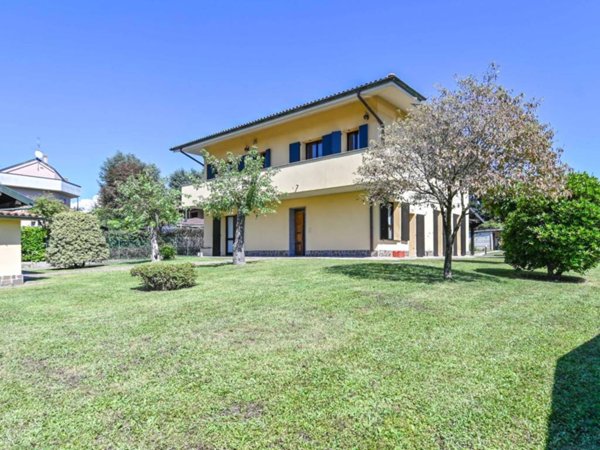 villa in vendita a Carnate