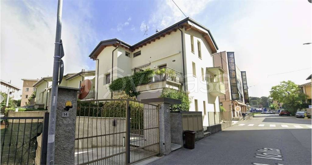 appartamento in vendita a Carnate
