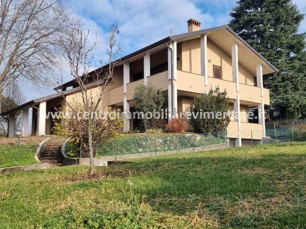 casa indipendente in vendita a Carnate