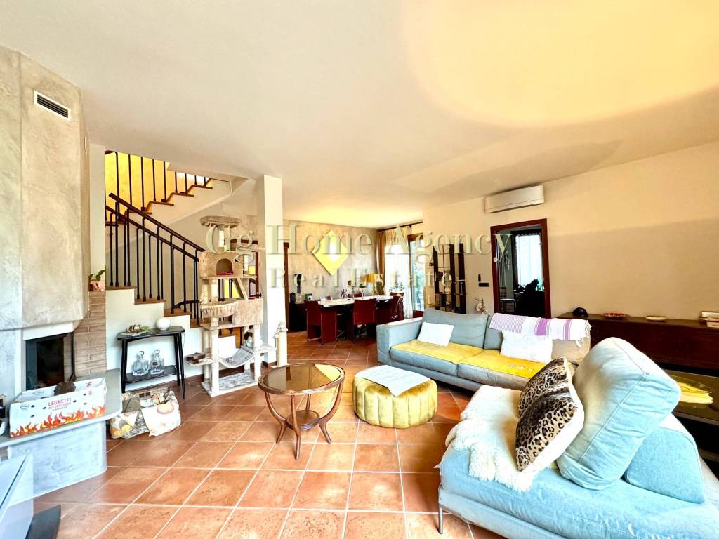 casa indipendente in vendita a Carnate