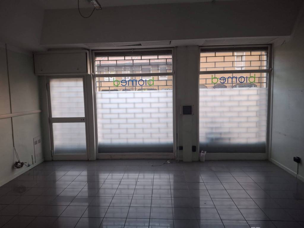 negozio in vendita a Carnate